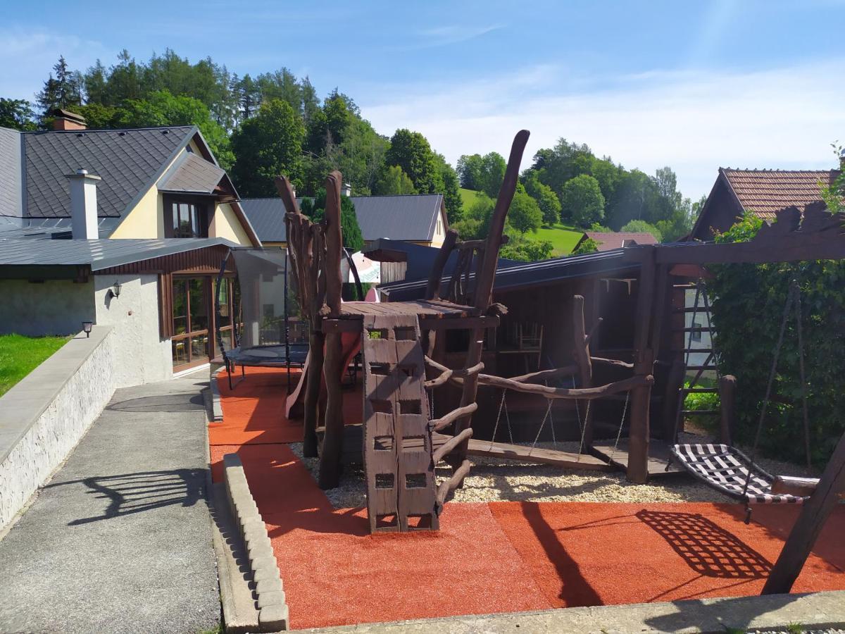 Ubytovani U Bohouse Jilemnice Exterior foto