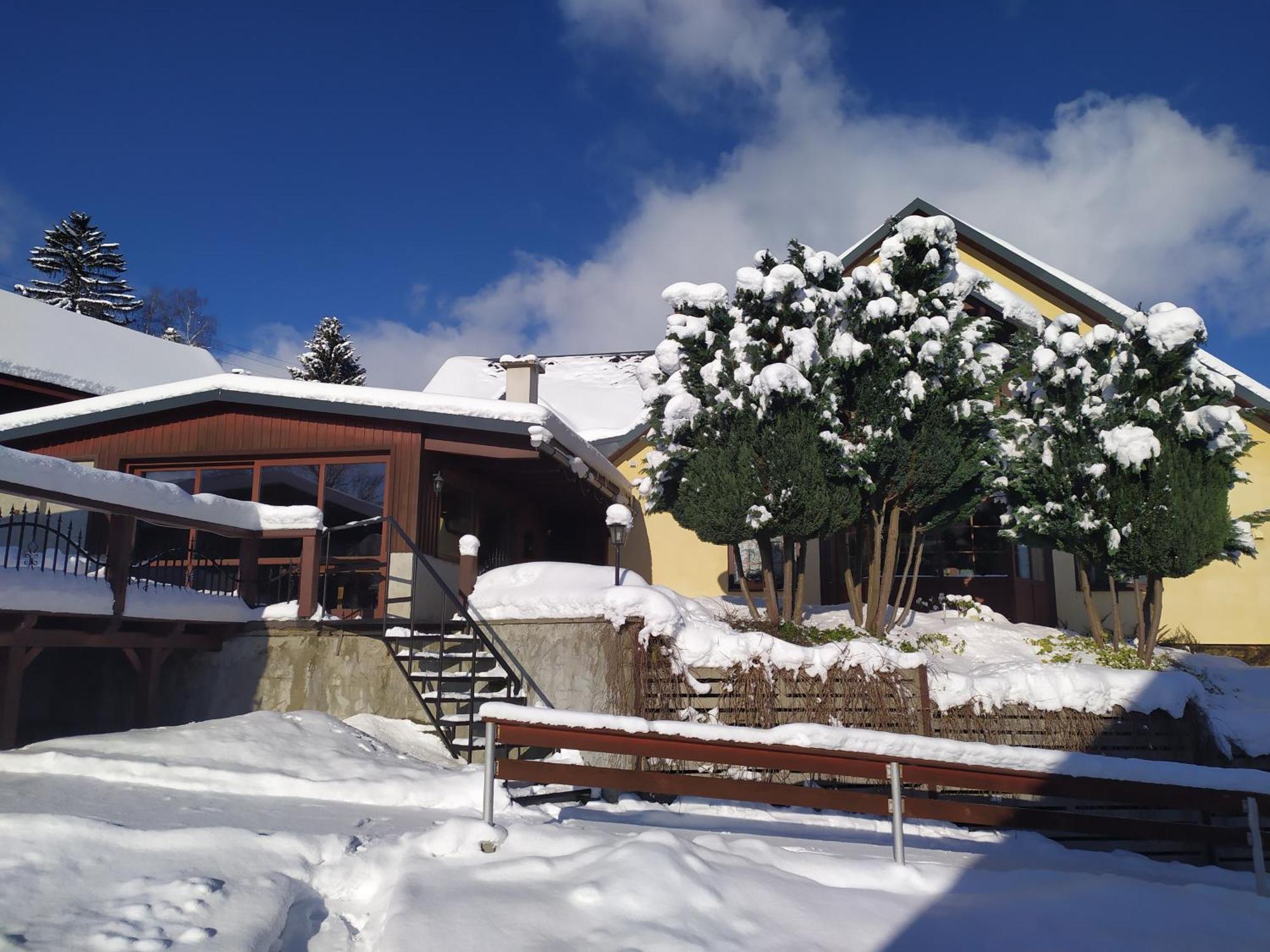 Ubytovani U Bohouse Jilemnice Exterior foto