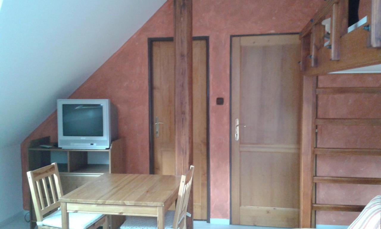 Ubytovani U Bohouse Jilemnice Exterior foto